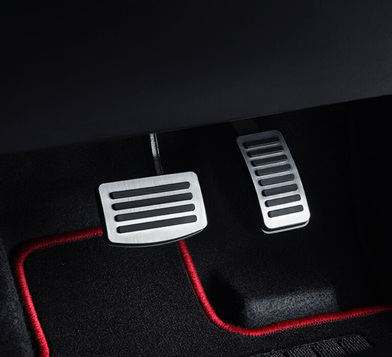 proton-iriz-2022-sport-pedals